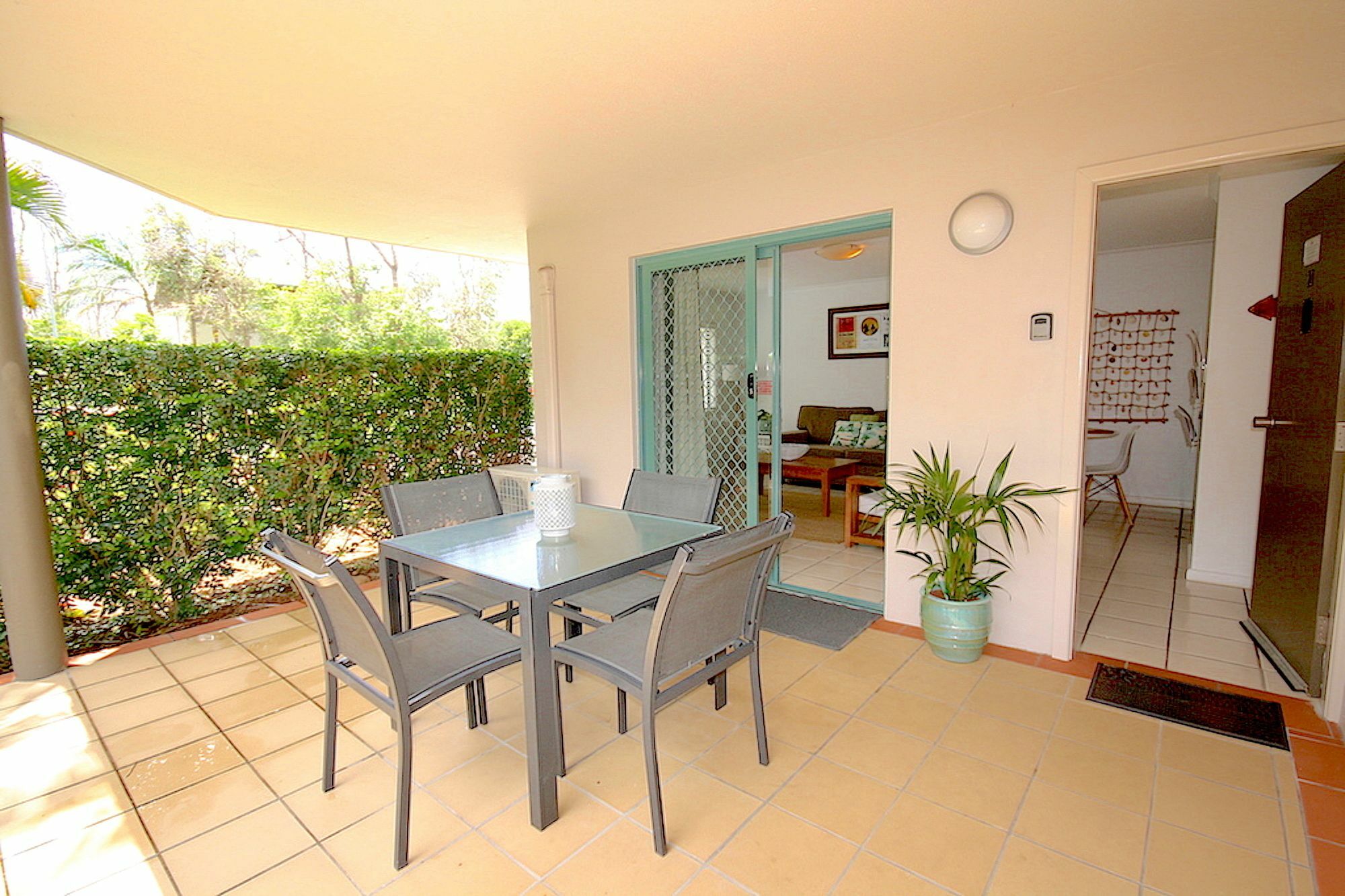 Aparthotel Cossies By The Sea Byron Bay Exterior foto